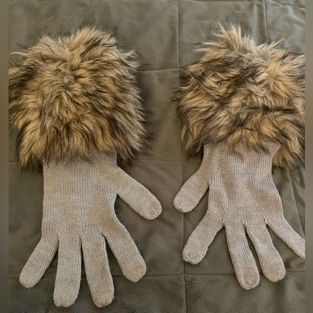 Michael Kors grey faux fur trim tech gloves.